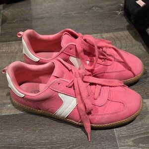 GIRLS SIZE 4 PINK SHOES
